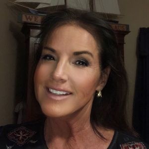 Meet your Posher, Nora